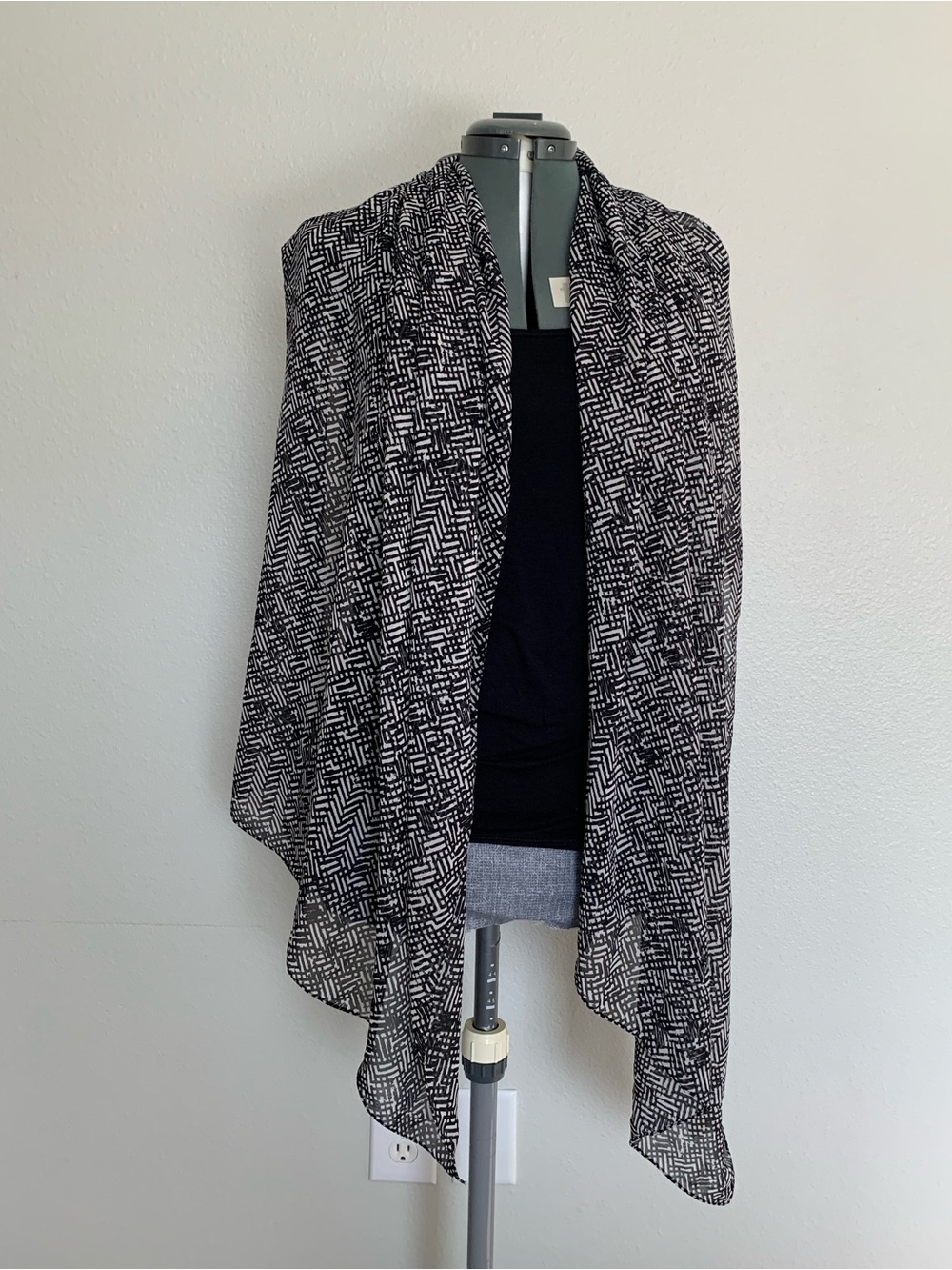 Calvin Klein Black & White Geometric Pattern Scarf
